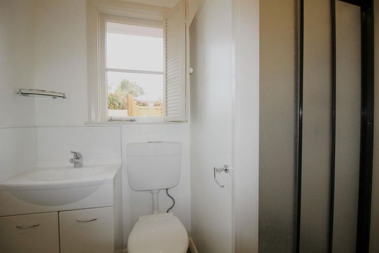 Photo of property in 8 Croydon Road, New Lynn, Auckland, 0600