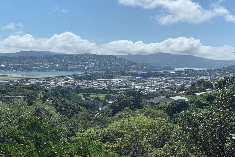 Photo of property in 2 Bowes Crescent, Strathmore Park, Wellington, 6022