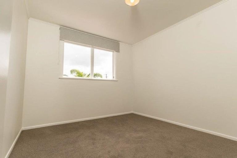 Photo of property in 6 Gilpin Place, Beach Haven, Auckland, 0626