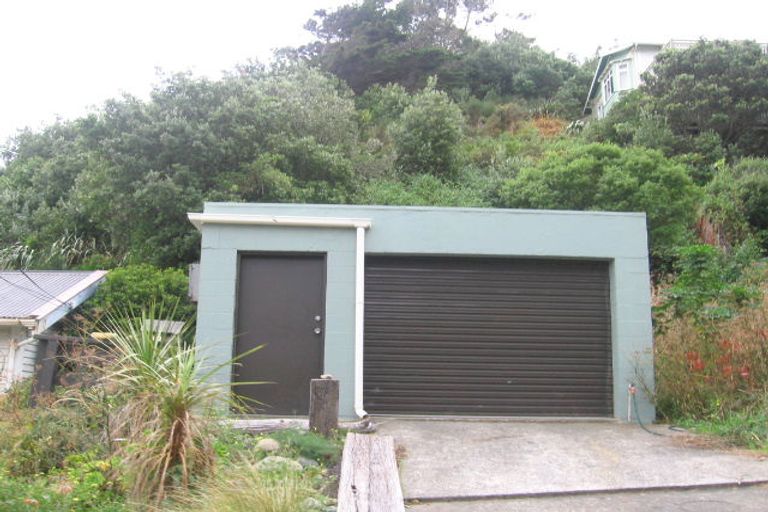 Photo of property in 62 Hungerford Road, Houghton Bay, Wellington, 6023