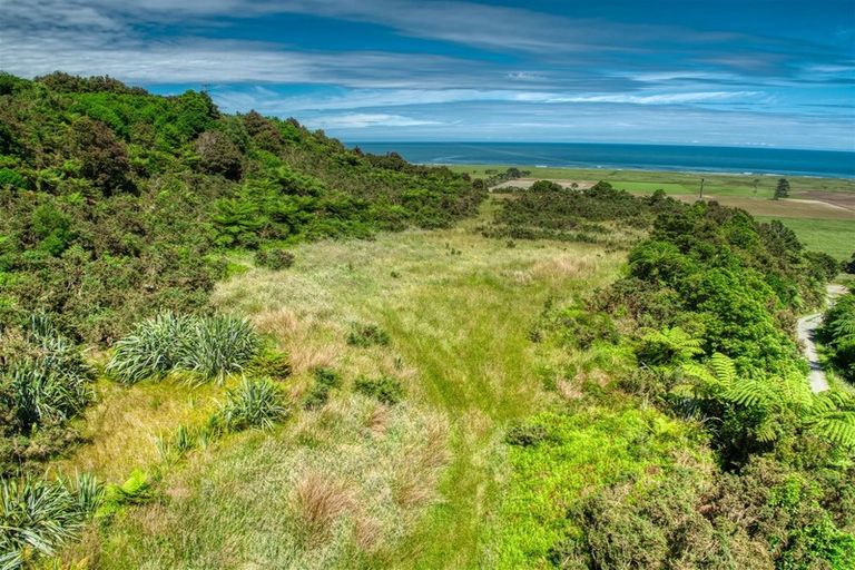 Photo of property in 3094 Coast Road, Barrytown, Runanga, 7873