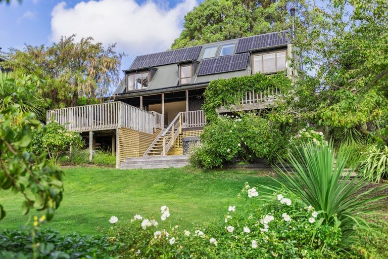 Photo of property in 2 Ranui Crescent, Diamond Harbour, Lyttelton, 8971