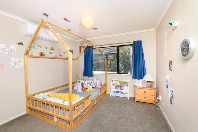 Photo of property in 23 Walnut Grove, Kelvin Grove, Palmerston North, 4414
