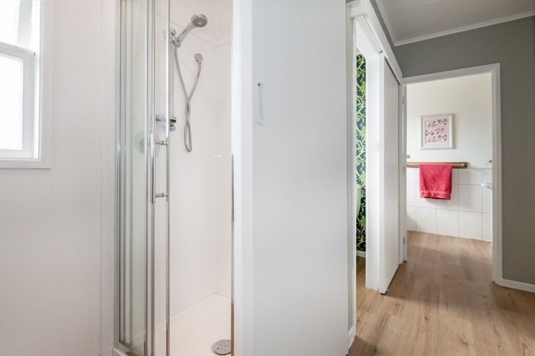 Photo of property in 42 Guthrie Road, Havelock North, 4130