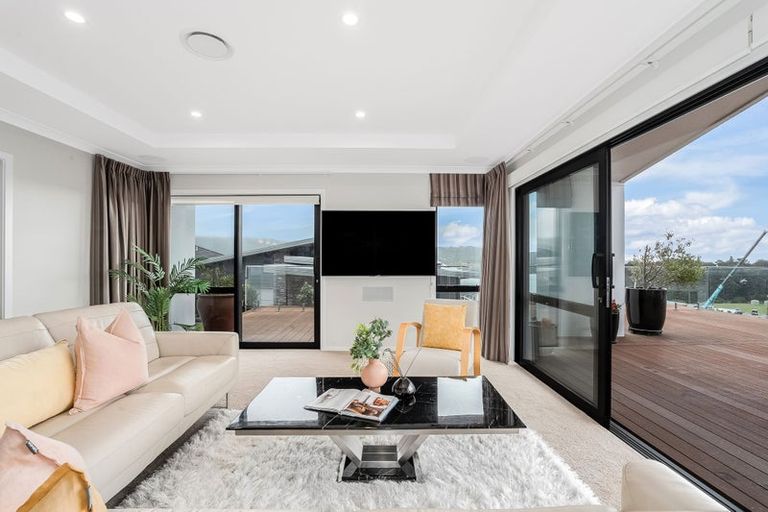 Photo of property in 14 Wangapeka Way, Aotea, Porirua, 5024