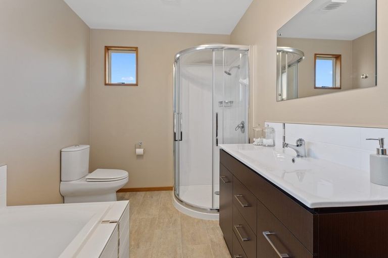 Photo of property in 33 Sabys Road, Halswell, Christchurch, 8025