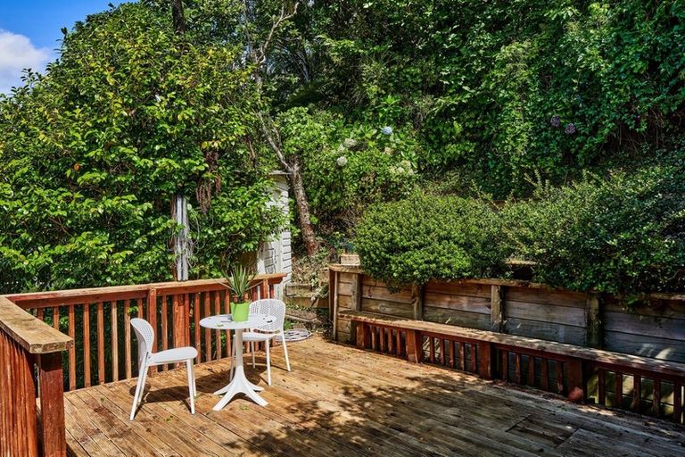 Photo of property in 39b Amapur Drive, Khandallah, Wellington, 6035