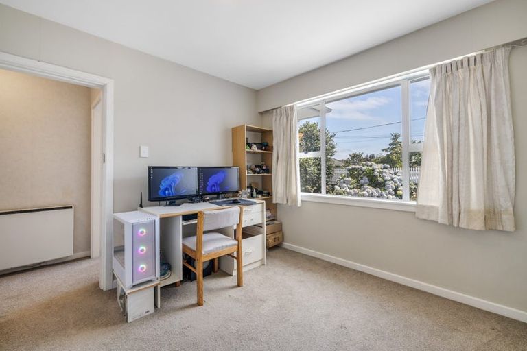 Photo of property in 230 Avonhead Road, Avonhead, Christchurch, 8042