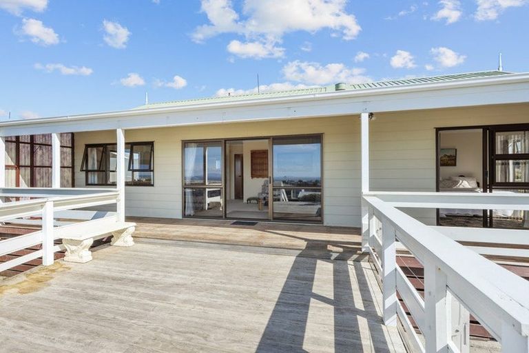 Photo of property in 18 Cullen Street, Mangawhai Heads, Mangawhai, 0505