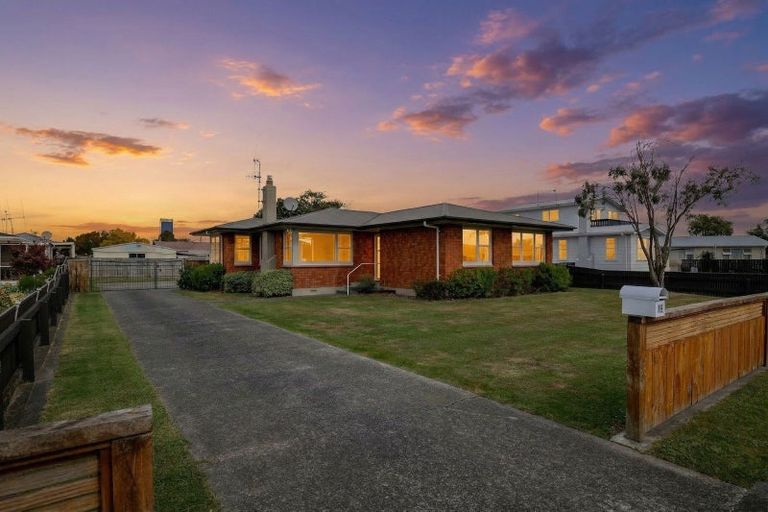 Photo of property in 19 Cargill Avenue, Feilding, 4702
