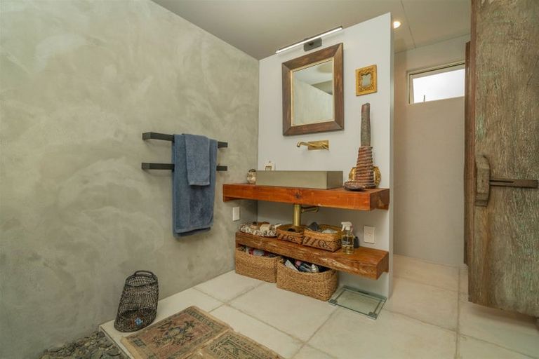 Photo of property in 40 Victoria Street, Coromandel, 3506