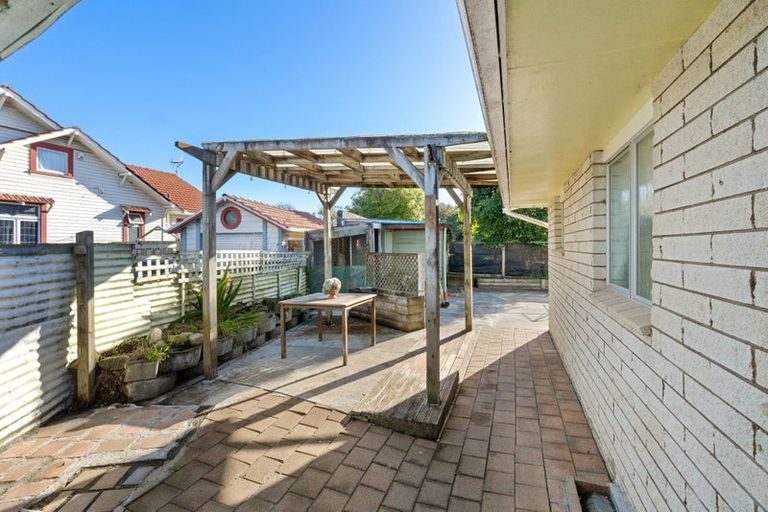 Photo of property in 27 The Avenue, Levin, 5510