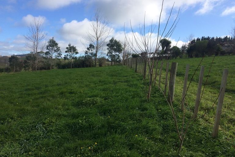 Photo of property in 535 Settlement Road, Kaiwaka, 0573