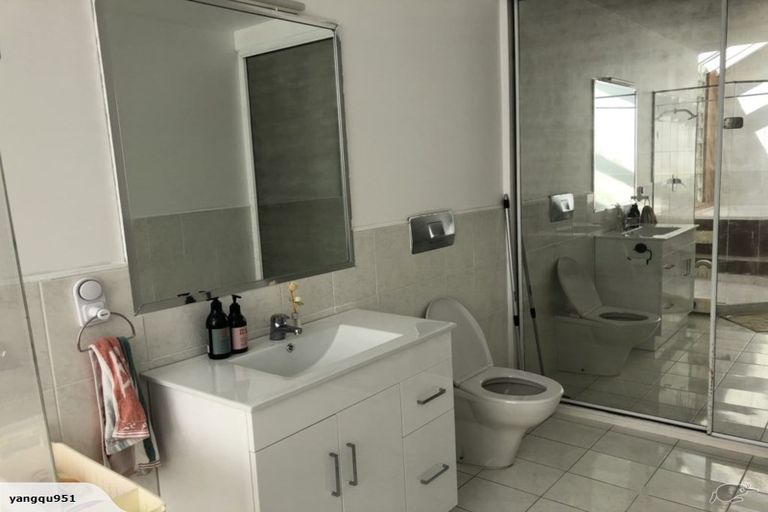 Photo of property in 39 Churchill Road, Murrays Bay, Auckland, 0630