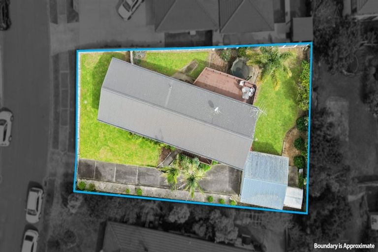 Photo of property in 18 Majesty Place, Half Moon Bay, Auckland, 2012