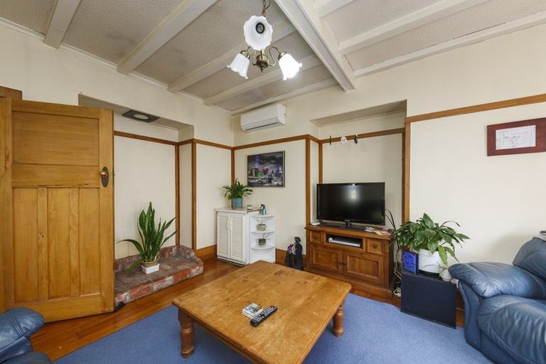 Photo of property in 32 Saint Johns Avenue, Palmerston North, 4414