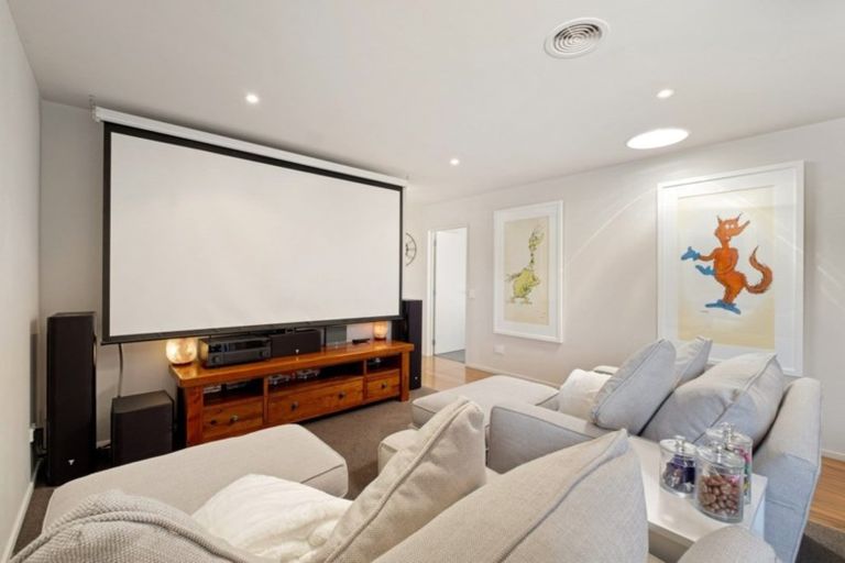 Photo of property in 21 De Bettencor Place, Mount Pisa, Cromwell, 9383