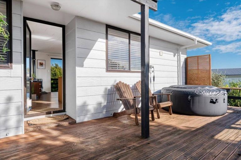 Photo of property in 11 Whenuariri Place, Maketu, Te Puke, 3189