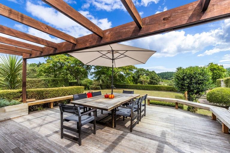 Photo of property in 137 Mapara Road, Acacia Bay, Taupo, 3385