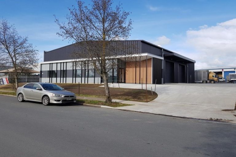 Photo of property in The Rise, 5 Hatfield Place, Albany Heights, Auckland, 0632