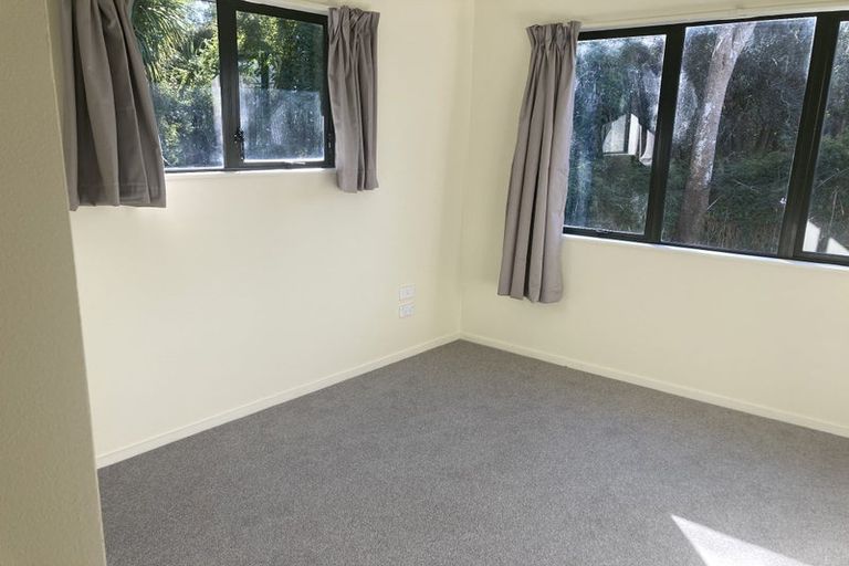 Photo of property in 102 Kemp Road, Massey, Auckland, 0614