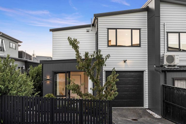 Photo of property in 40 Skua Road, Hobsonville, Auckland, 0616