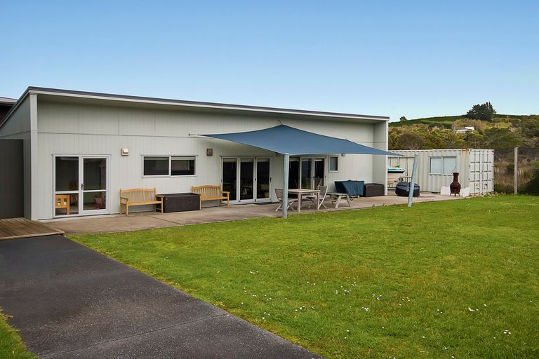 Photo of property in 303 Big Bay Road, Manukau Heads, Waiuku, 2684