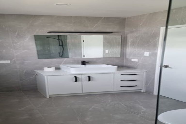 Photo of property in 8/55 Waiwera Road, Waiwera, Orewa, 0994