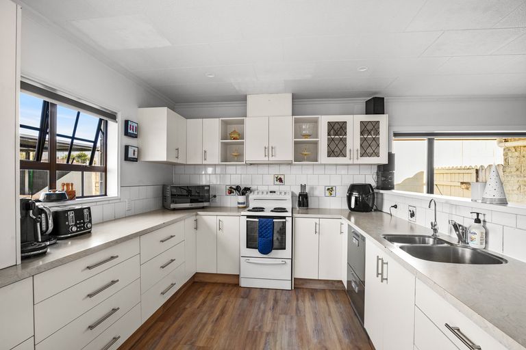 Photo of property in 42 Kenmare Street, Alexandra, 9320