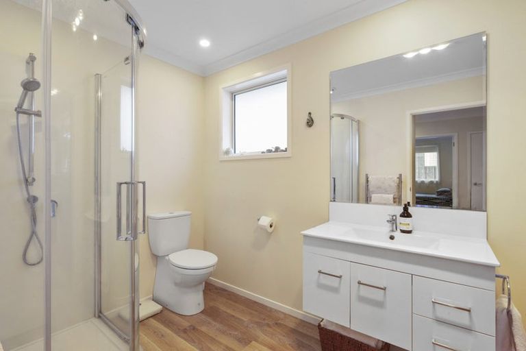 Photo of property in 48 Wallace Place, Westown, New Plymouth, 4310