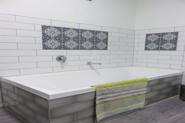 Photo of property in 30 Sea View Road, Baylys Beach, Dargaville, 0377