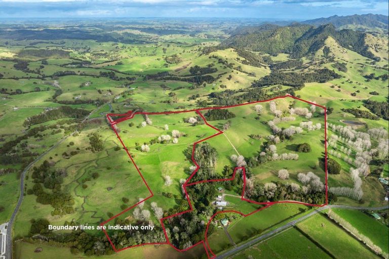 Photo of property in 348 Tauraroa Road, Maungakaramea, 0178