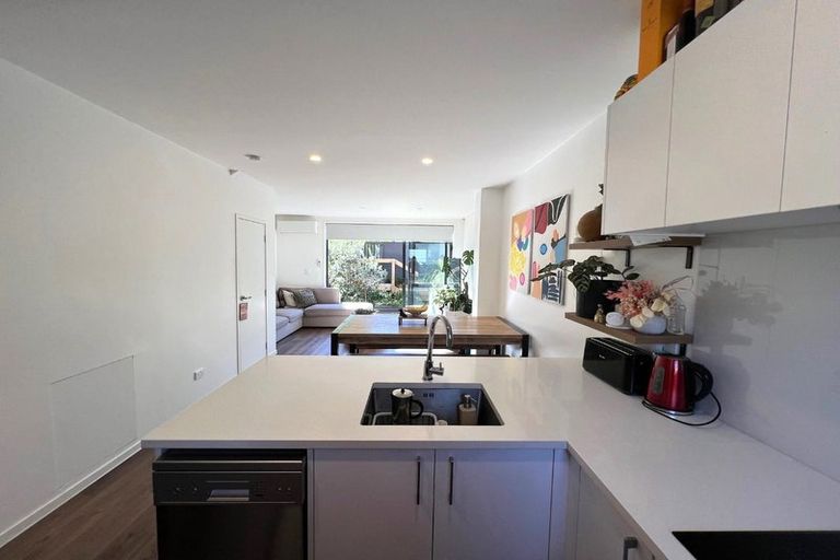 Photo of property in 9 Kotuitui Street, Manukau, Auckland, 2104