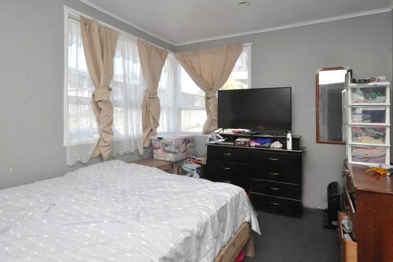 Photo of property in 10 Lane Road, Weymouth, Auckland, 2103