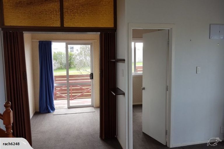 Photo of property in 18 Shakespear Road, Army Bay, Whangaparaoa, 0930