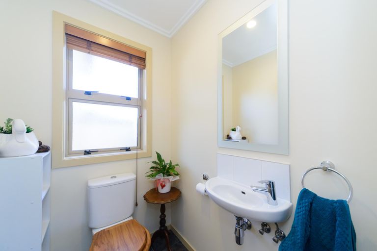 Photo of property in 7 Angelina Way, Kelvin Grove, Palmerston North, 4414