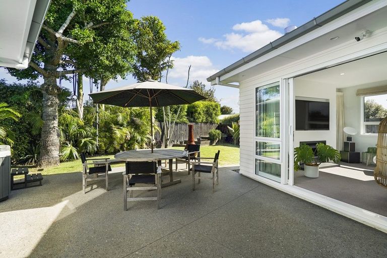 Photo of property in 24 Motuora Road, Manly, Whangaparaoa, 0930