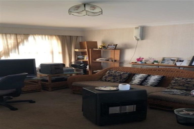 Photo of property in 33 Olive Crescent, Papatoetoe, Auckland, 2025