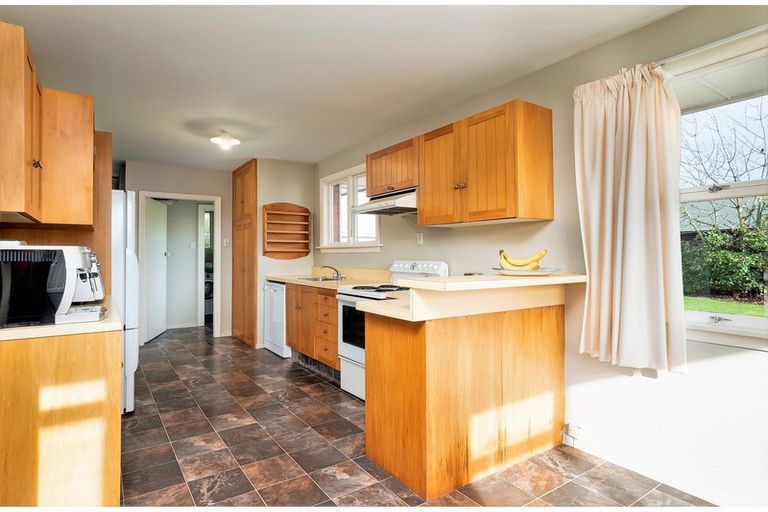 Photo of property in 24 Clipper Place, Redwood, Christchurch, 8051