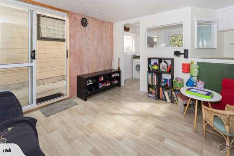 Photo of property in 2/10 Liverpool Street, Papakura, 2110