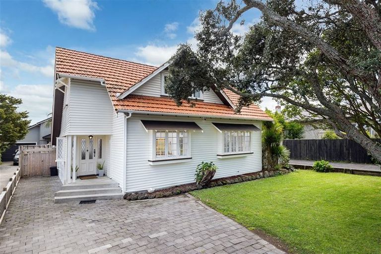 Photo of property in 14a Norwood Road, Bayswater, Auckland, 0622