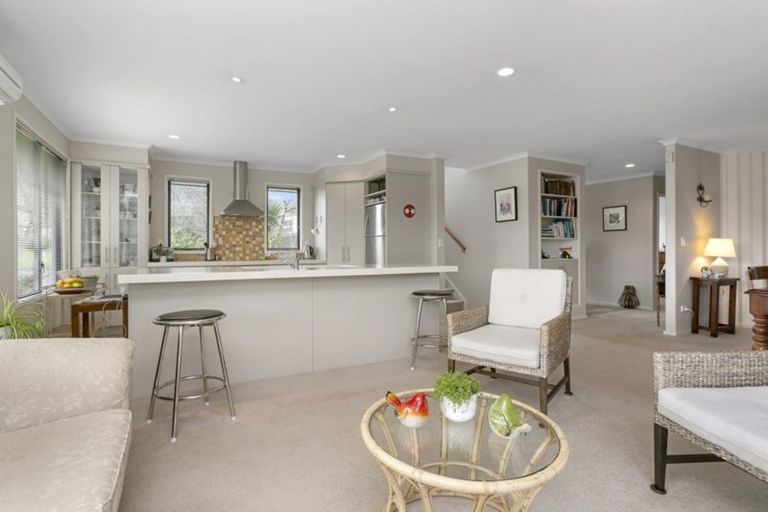 Photo of property in 1 Shaw Street, Leamington, Cambridge, 3432