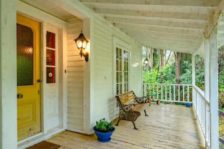 Photo of property in 130 Boord Crescent, Kumeu, 0891