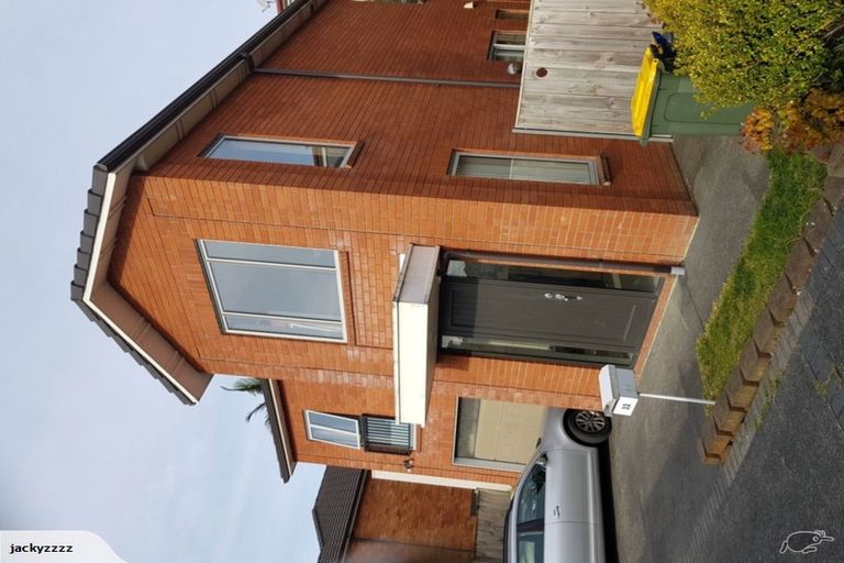 Photo of property in 32 Horizon View Road, Oteha, Auckland, 0632