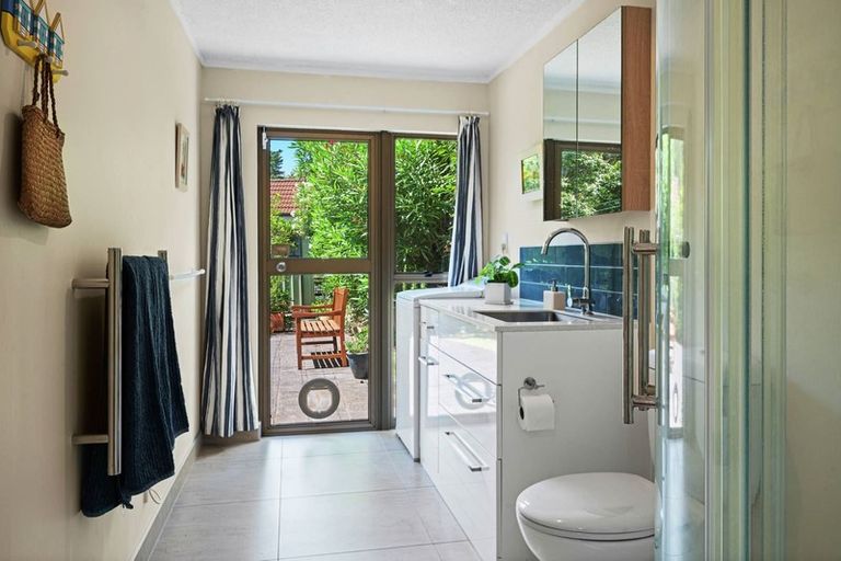 Photo of property in 7 Montressor Place, Howick, Auckland, 2014