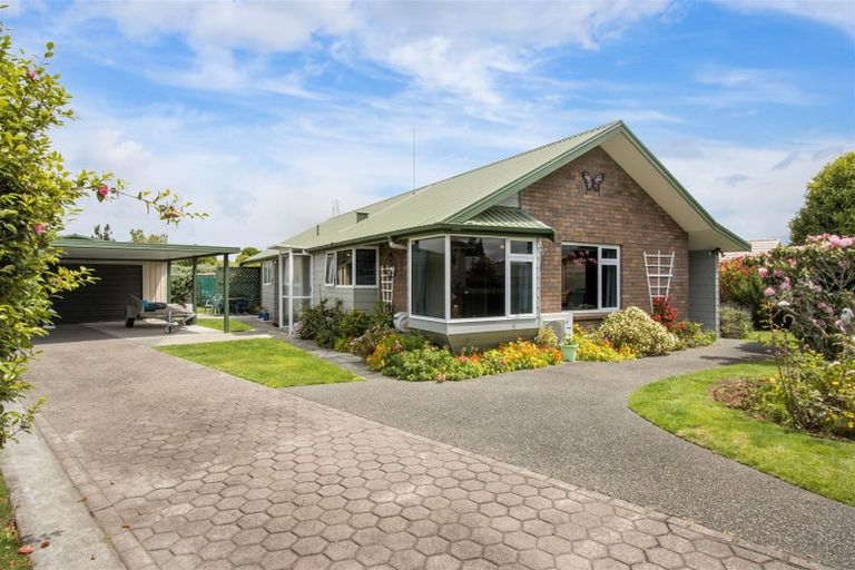 Photo of property in 6 Fencourt Crescent, Katikati, 3129