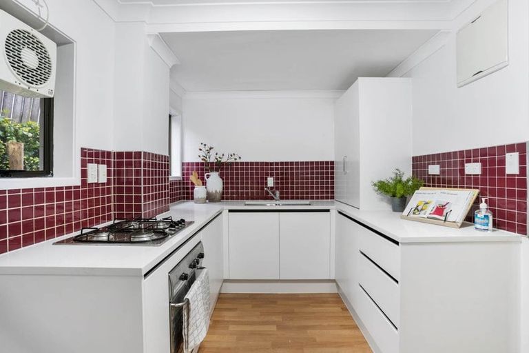 Photo of property in 3 Lewisham Street, Highland Park, Auckland, 2010