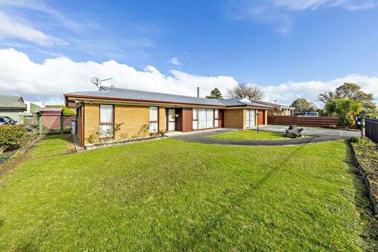 Photo of property in 18 Park Estate Road, Rosehill, Papakura, 2113