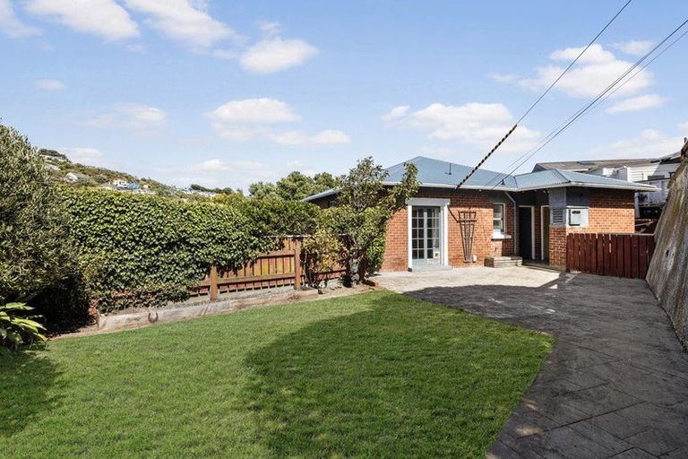 Photo of property in 44 Tio Tio Road, Miramar, Wellington, 6022