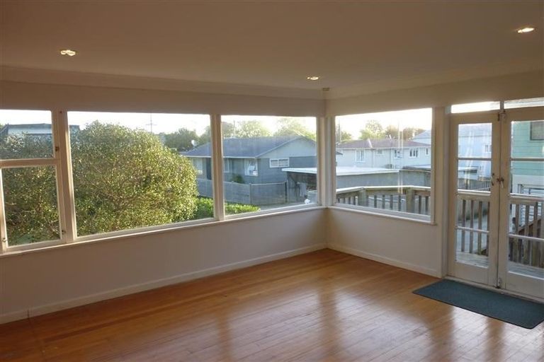 Photo of property in 3/17 Ribblesdale Road, Henderson, Auckland, 0612